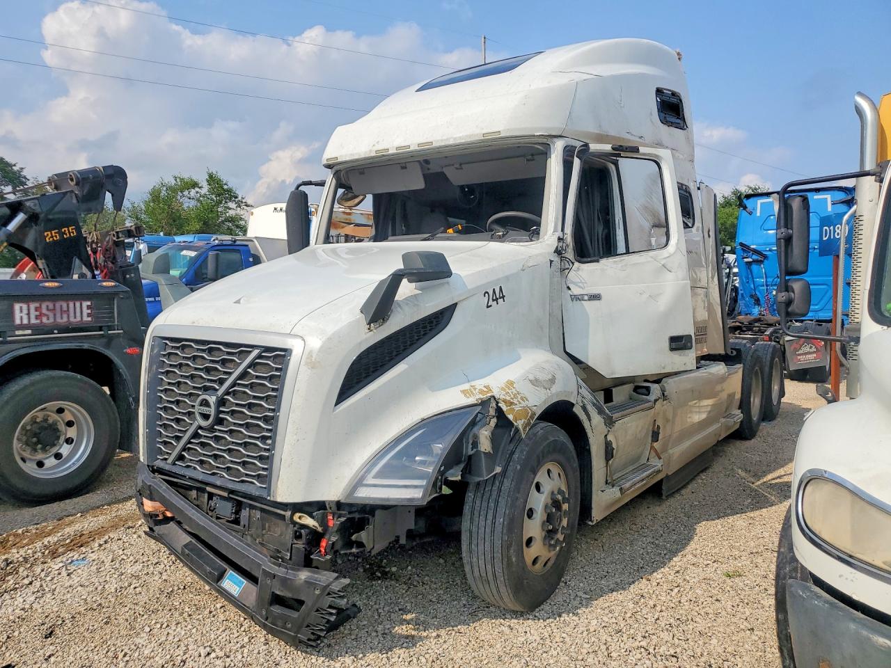 2020 VOLVO VNL (4)