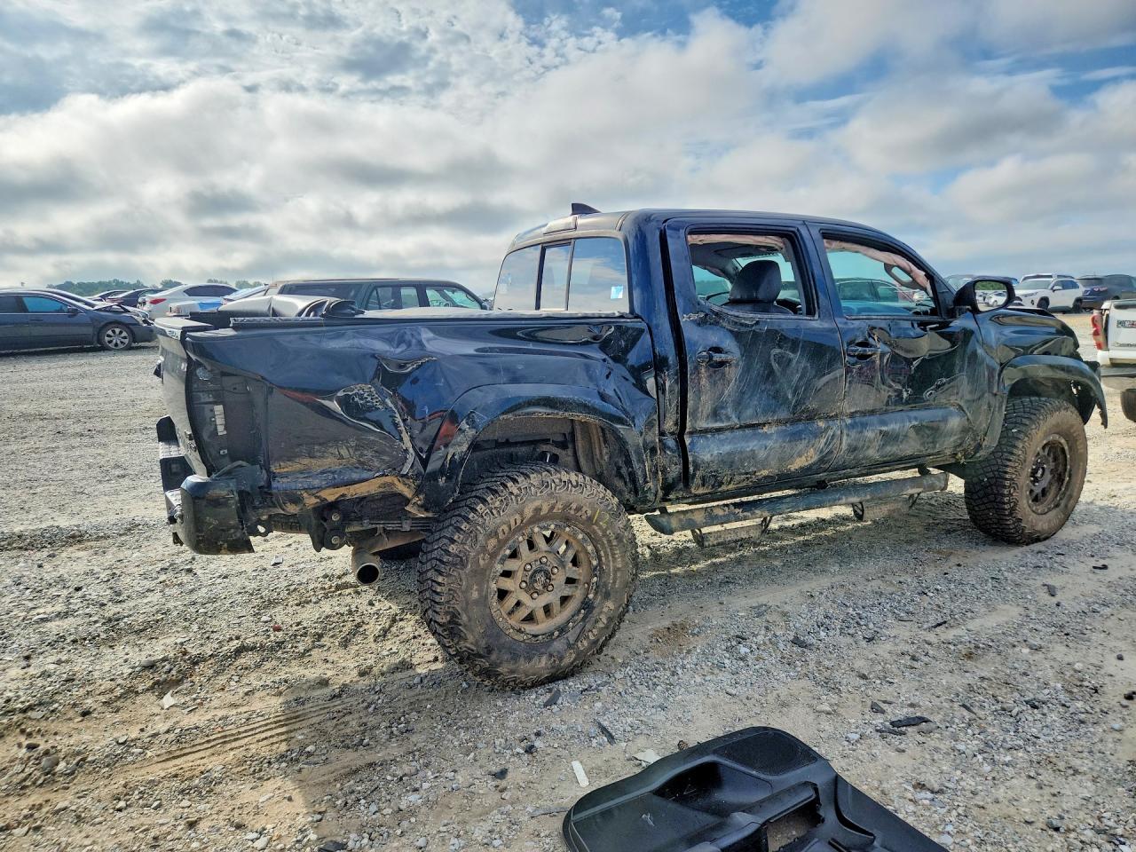 2017 TOYOTA TACOMA SR5 V6 — снимка 3
