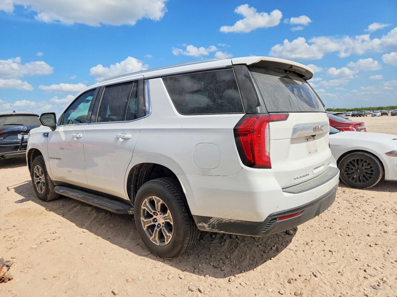 2023 GMC YUKON SLE — снимка 2