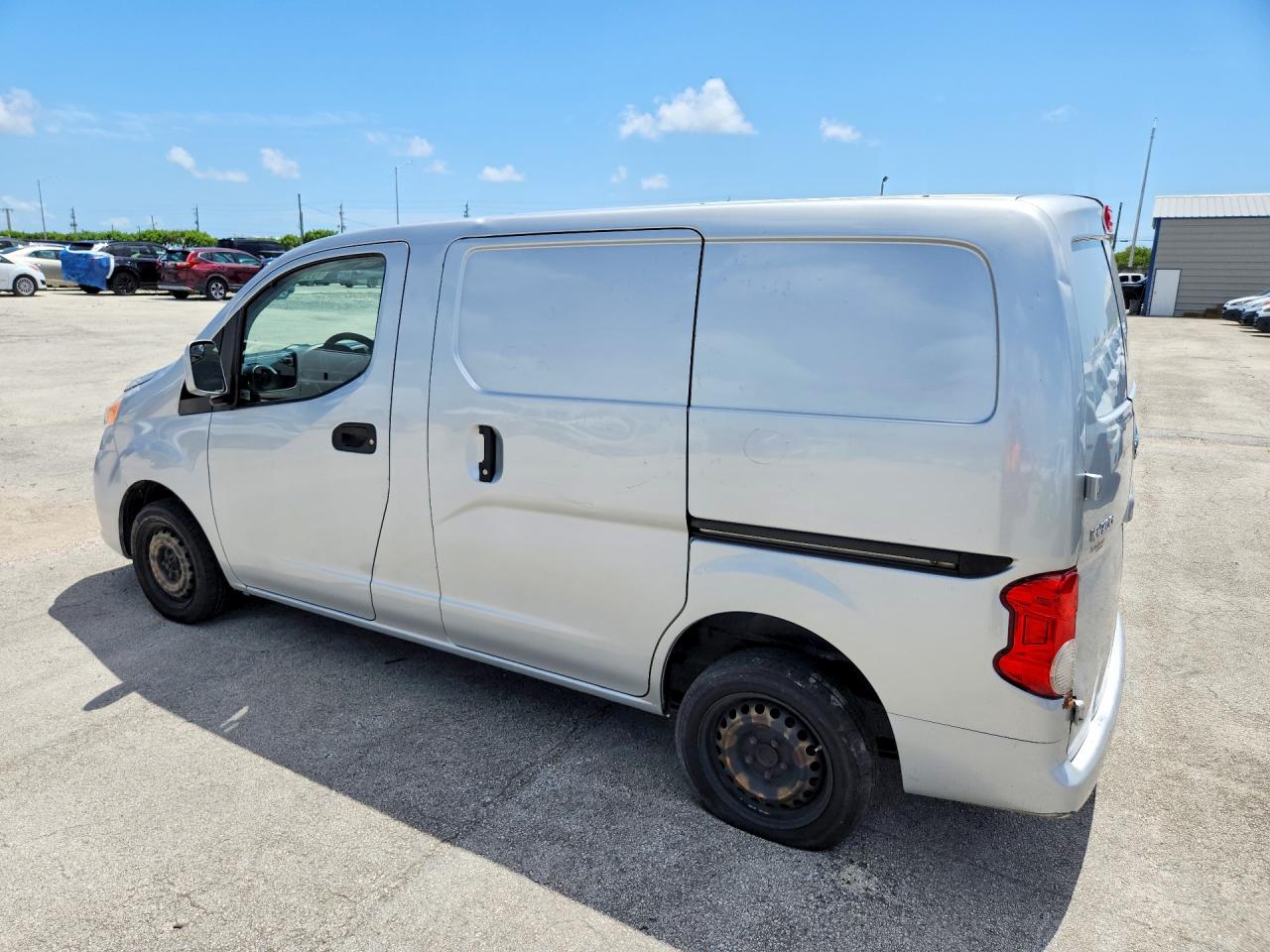 2015 NISSAN NV200 SV — снимка 2