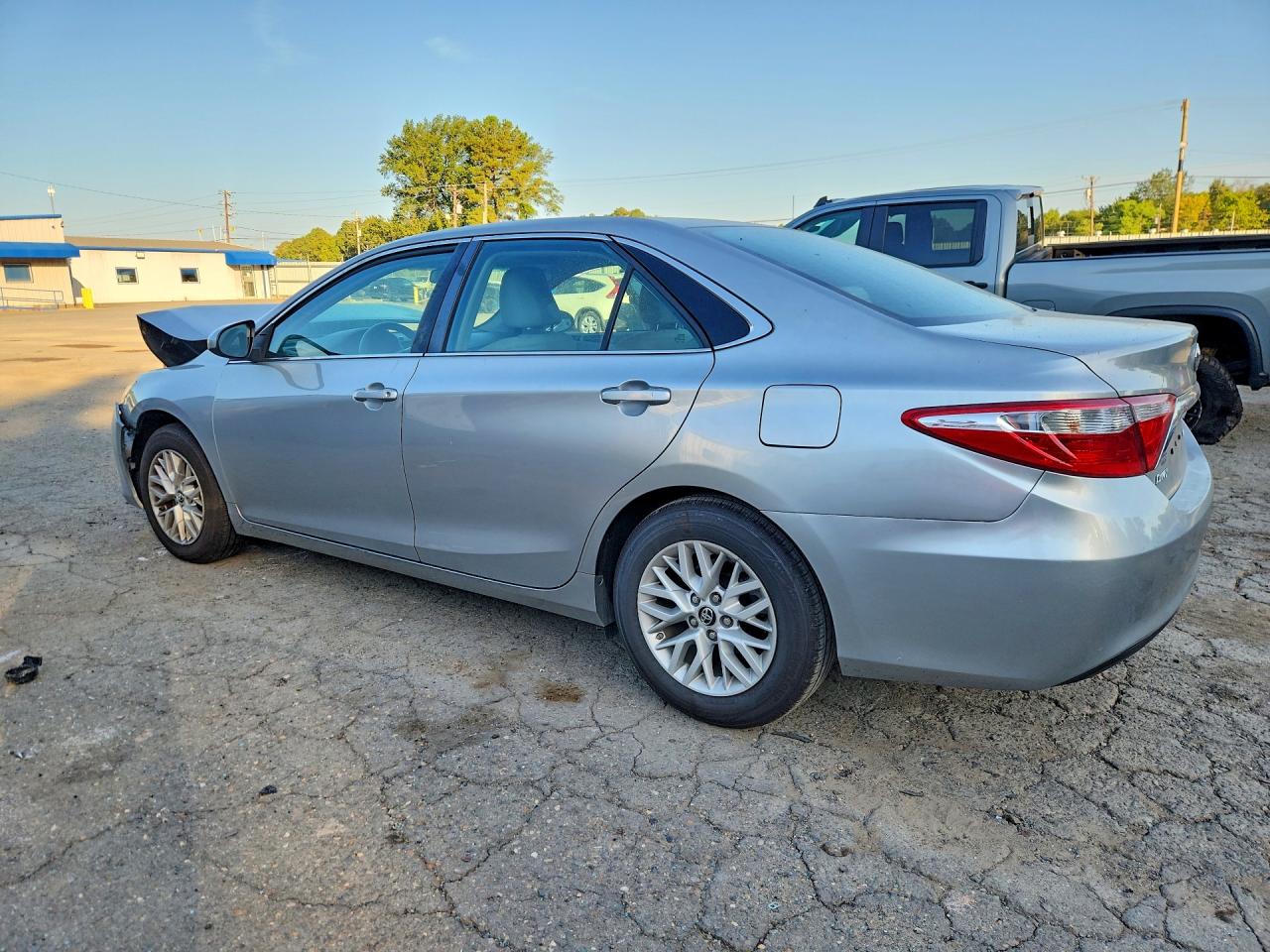 2016 TOYOTA CAMRY LE — снимка 2