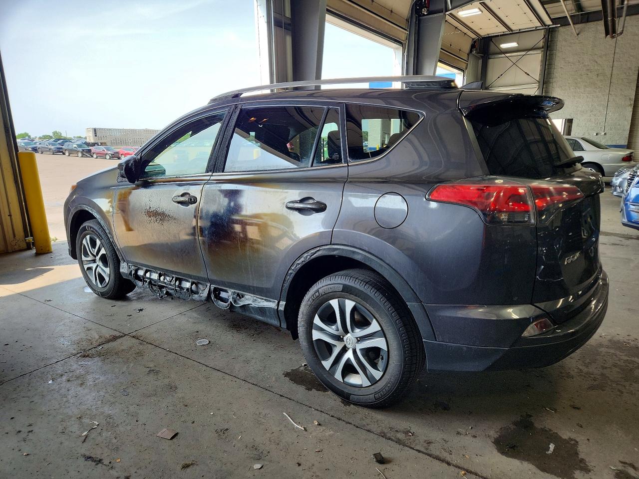 2018 TOYOTA RAV4 LE — снимка 2