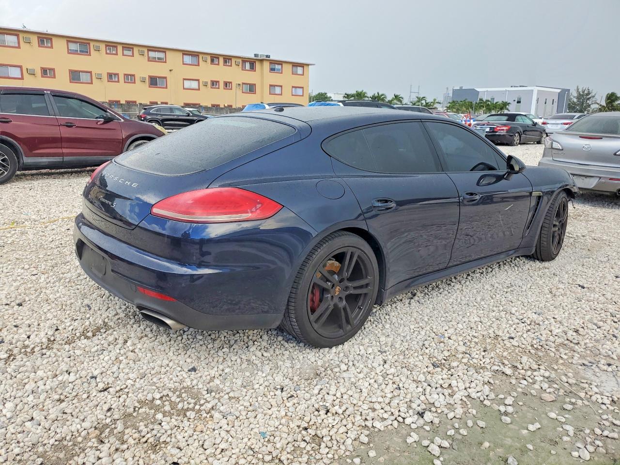 2016 PORSCHE PANAMERA 2 — снимка 3