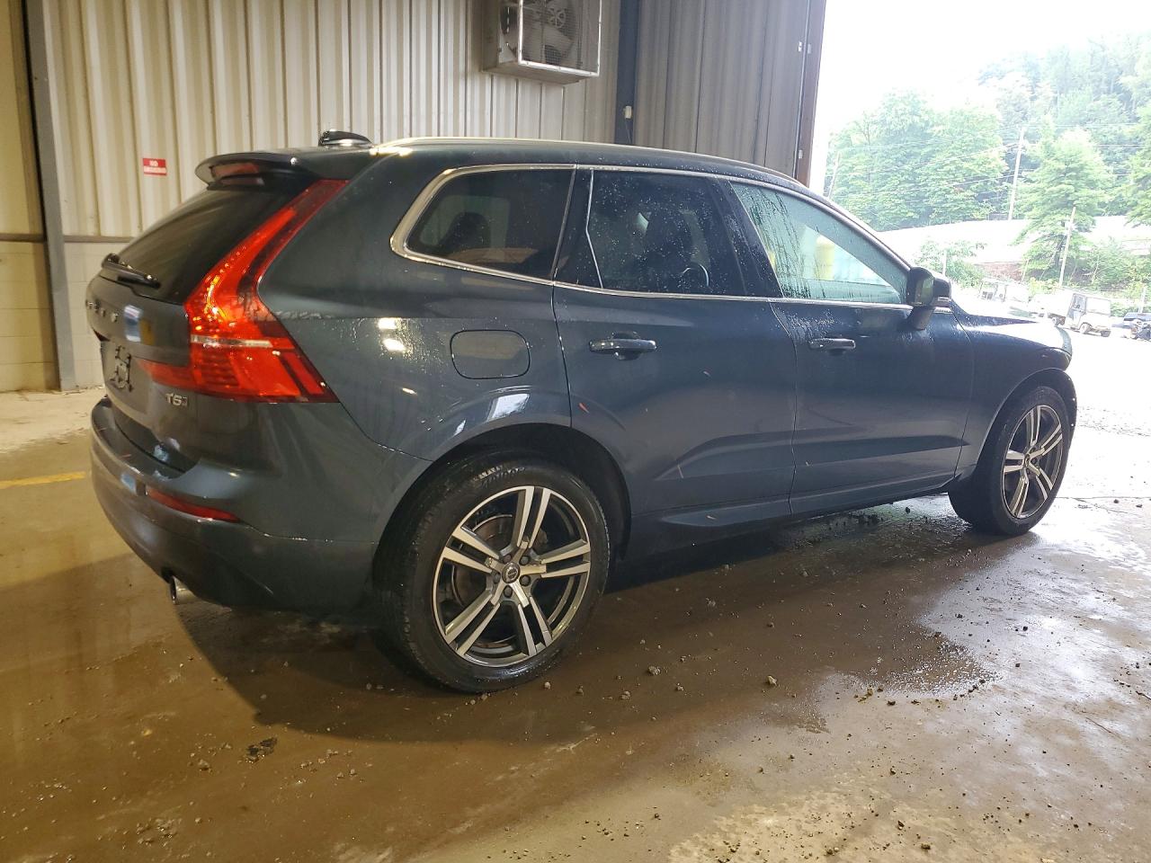 2021 VOLVO XC60 T5 MOMENTUM — снимка 3