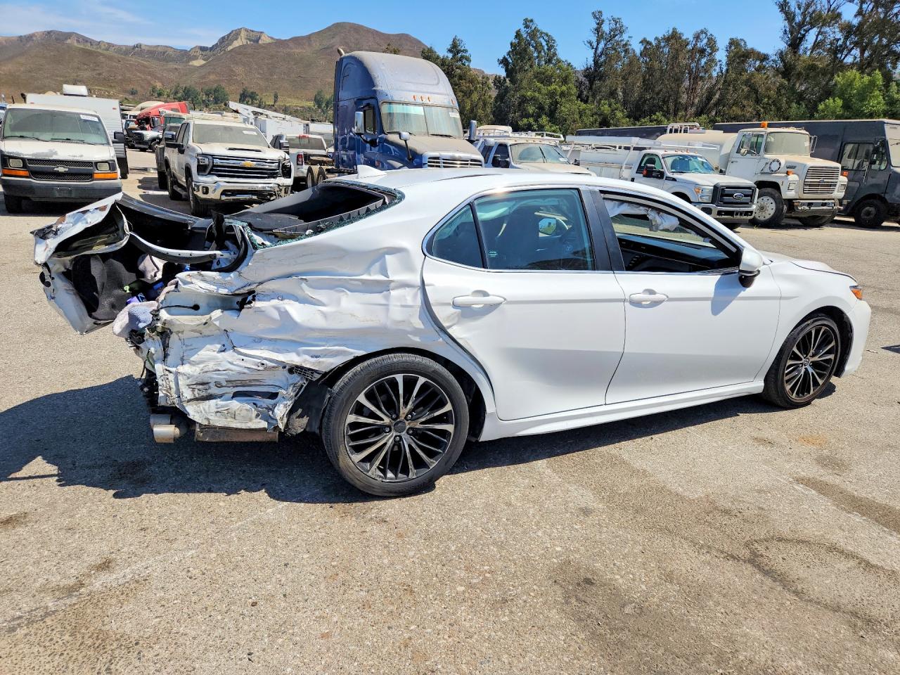 2020 TOYOTA CAMRY SE — снимка 3