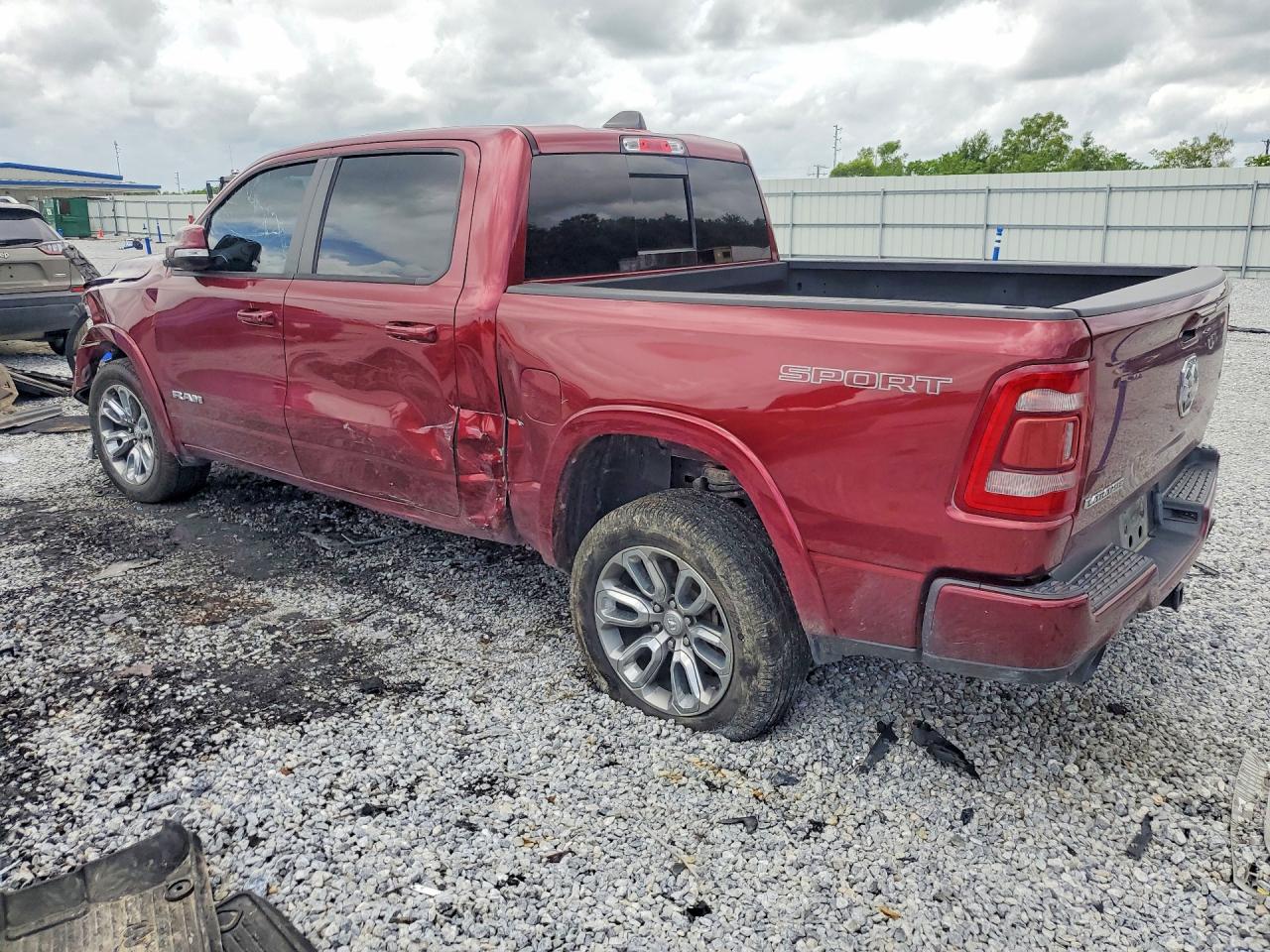 2021 RAM 1500 LARAMIE — снимка 2