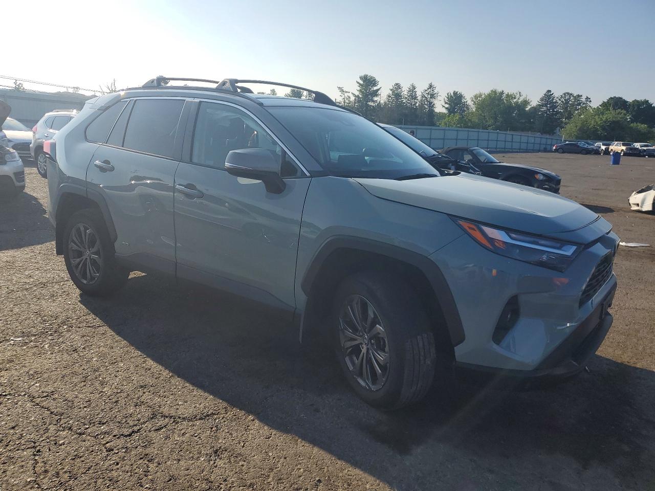 2023 TOYOTA RAV4 XLE PREMIUM — снимка 4