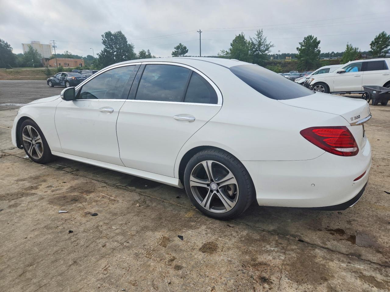 2017 MERCEDES-BENZ E 300 — снимка 2