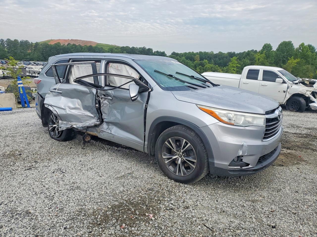 2016 TOYOTA HIGHLANDER XLE — снимка 5