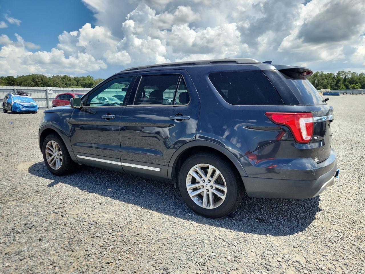 2017 FORD EXPLORER XLT — снимка 2