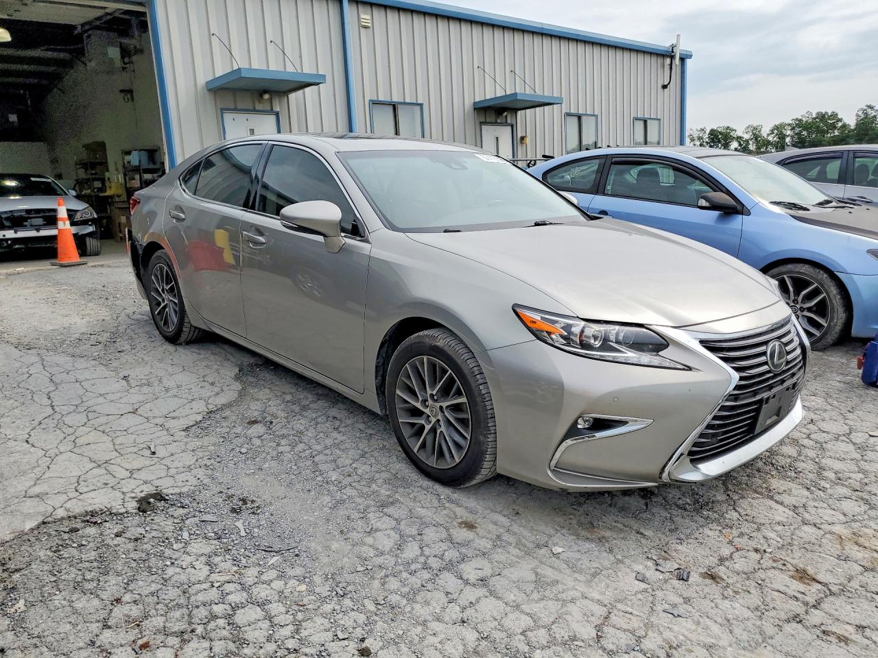 2017 LEXUS ES 350 — снимка 4