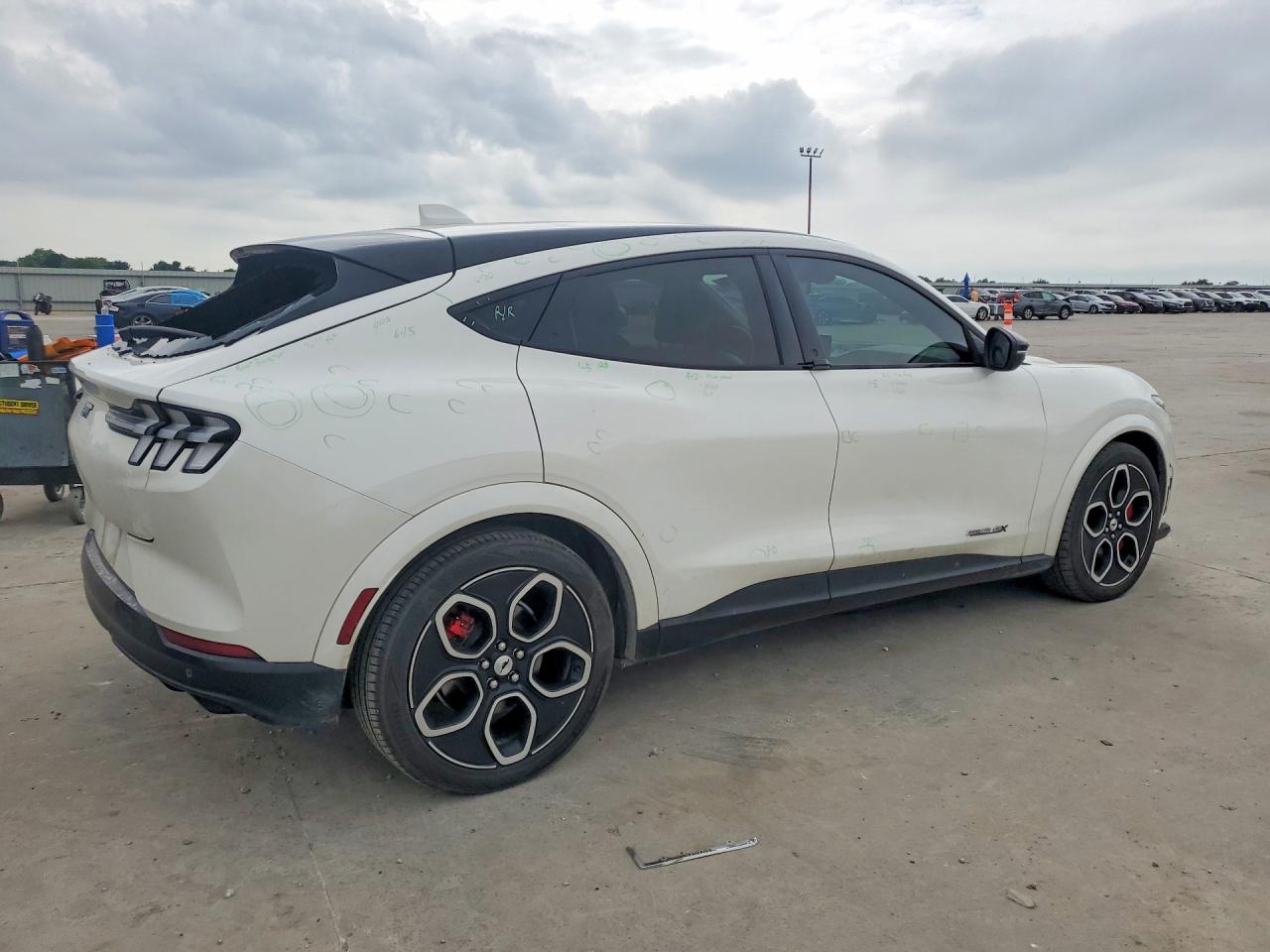 2021 FORD MUSTANG MACH-E GT — снимка 3