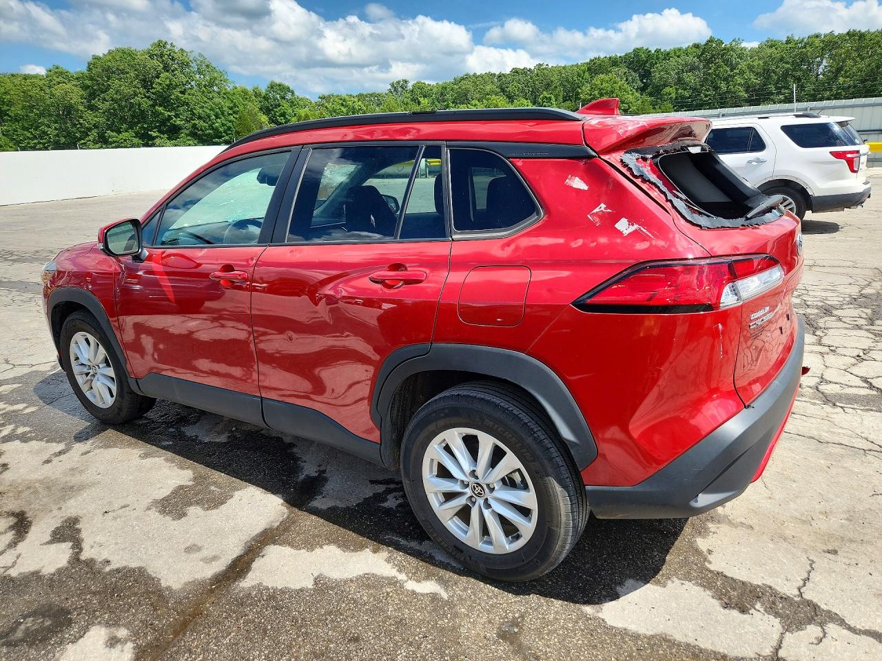 2024 TOYOTA COROLLA CROSS LE — снимка 2