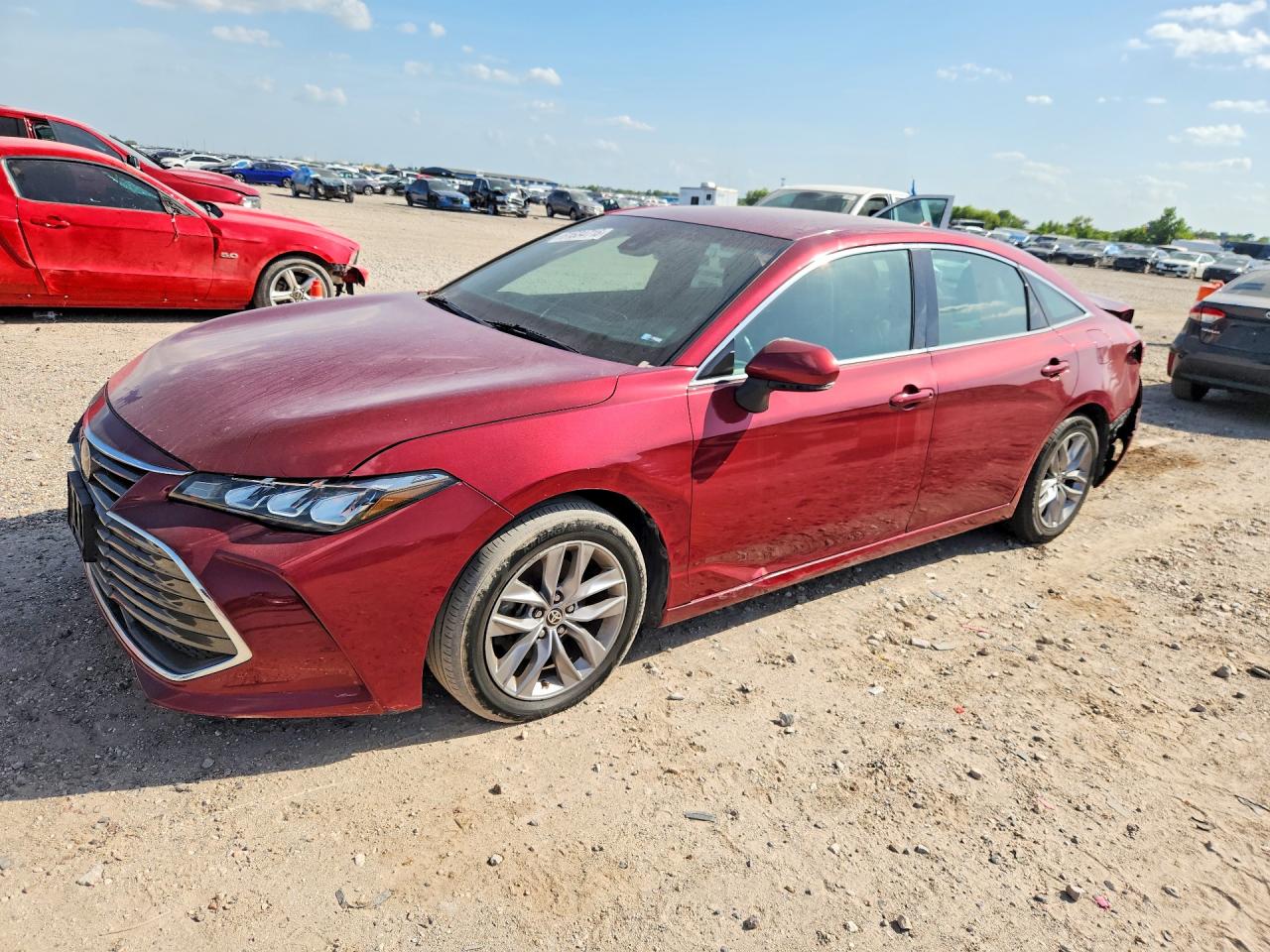 2022 TOYOTA AVALON XLE