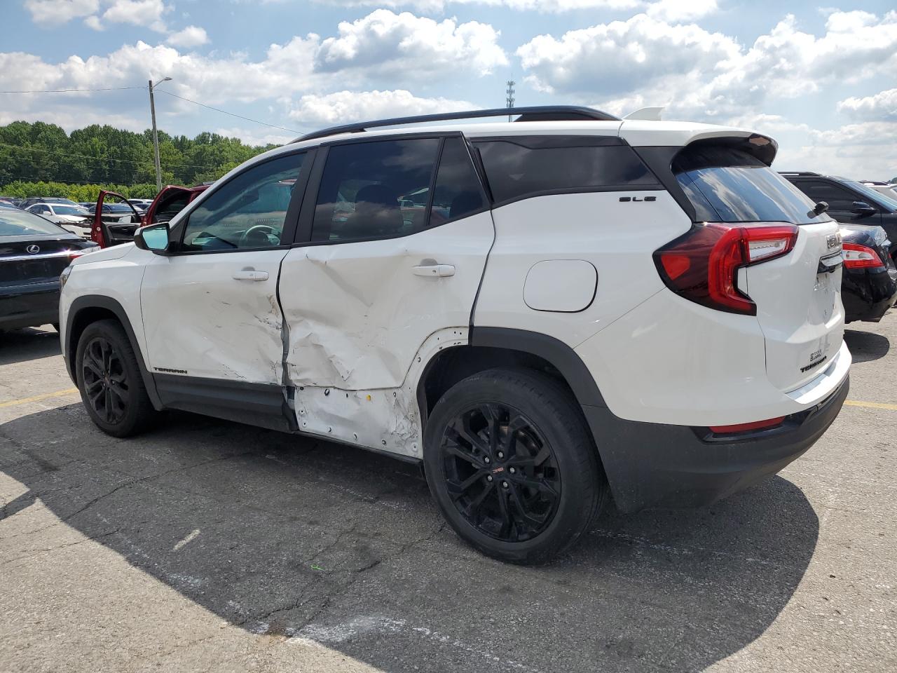 2022 GMC TERRAIN SLE — снимка 2