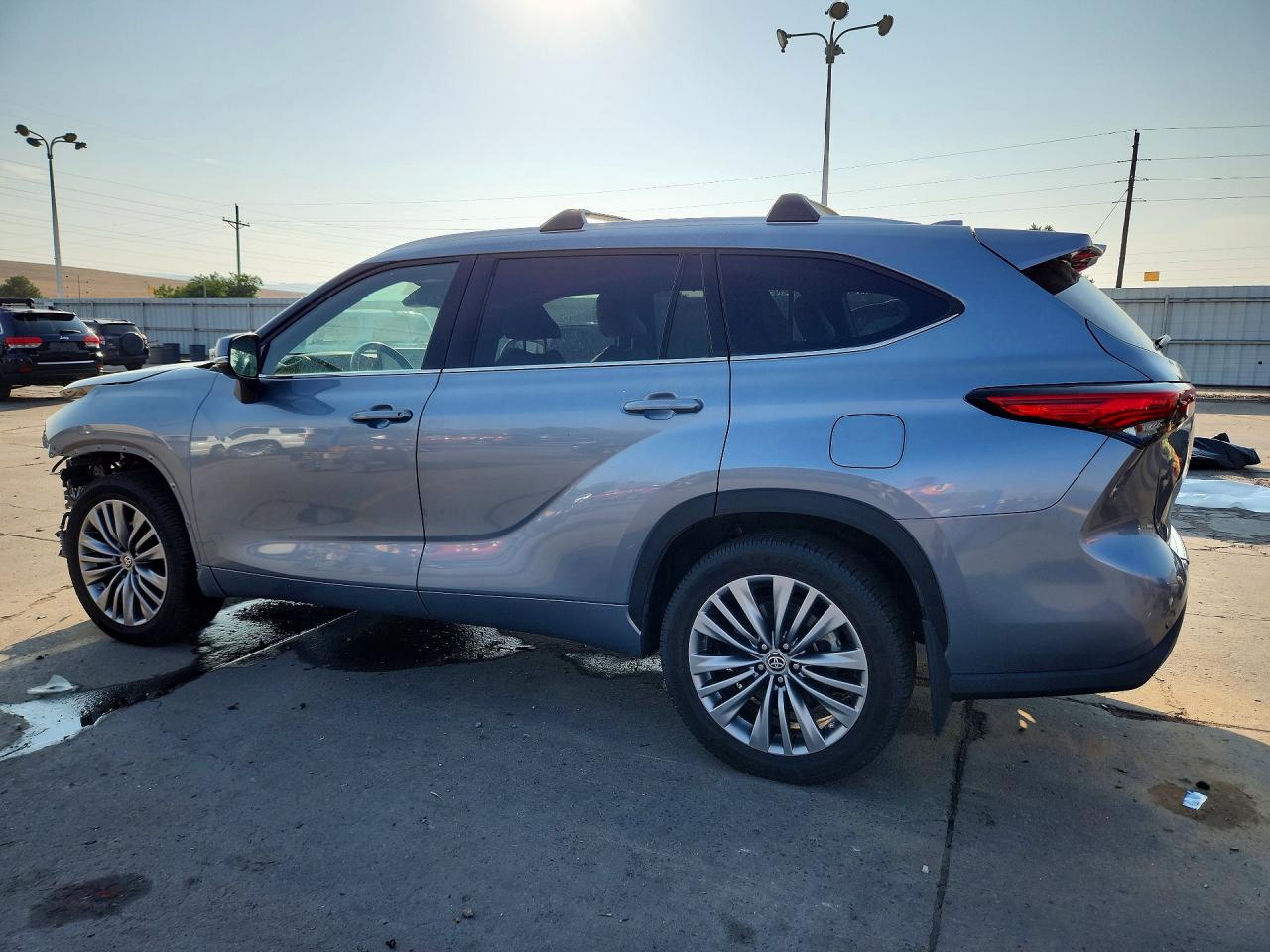 2021 TOYOTA HIGHLANDER PLATINUM — снимка 2
