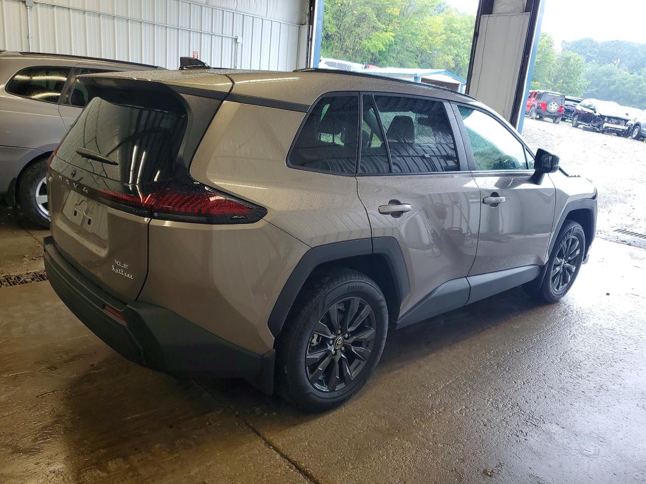 2026 TOYOTA RAV4 XLE PREMIUM — снимка 3