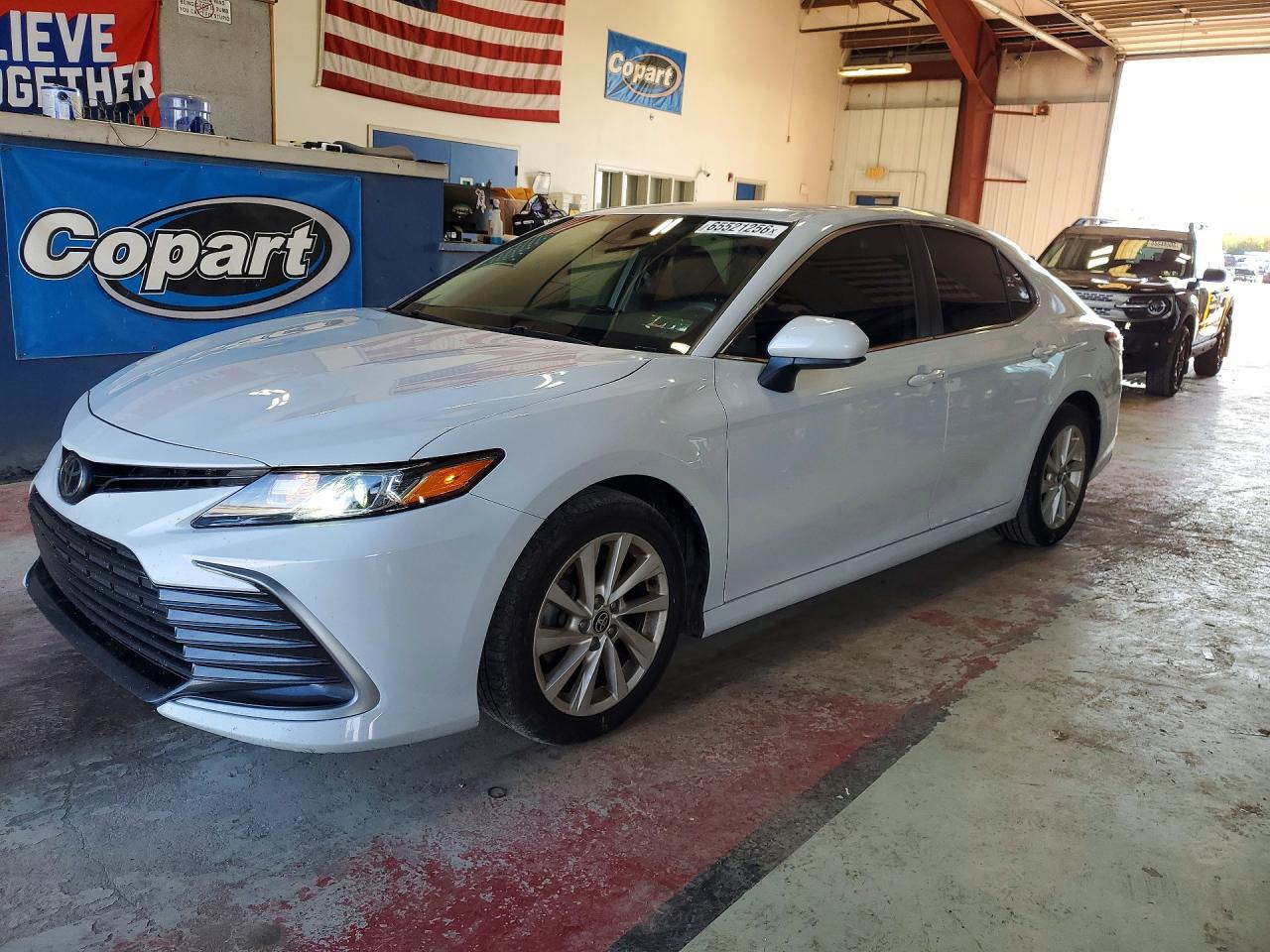 2022 TOYOTA CAMRY LE