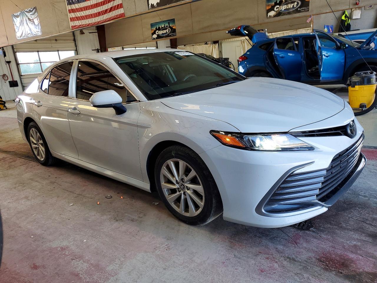 2022 TOYOTA CAMRY LE — снимка 4