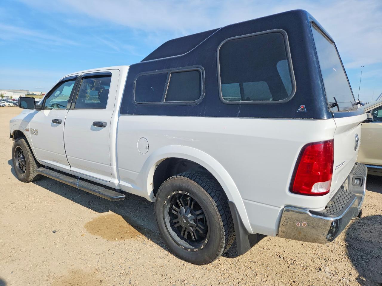 2017 RAM 1500 SLT — снимка 2