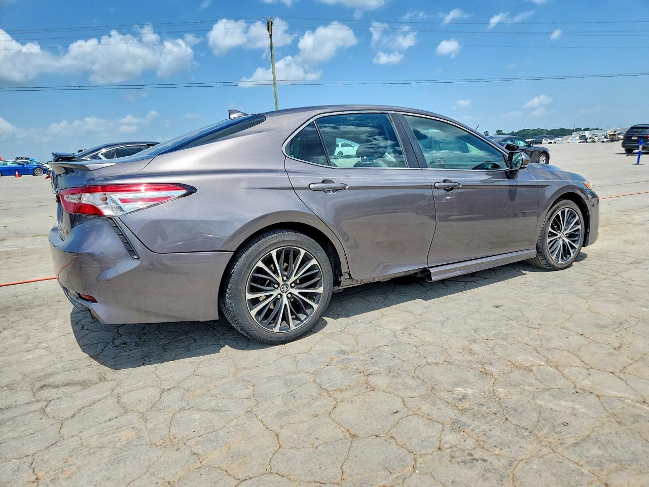 2020 TOYOTA CAMRY SE — снимка 3