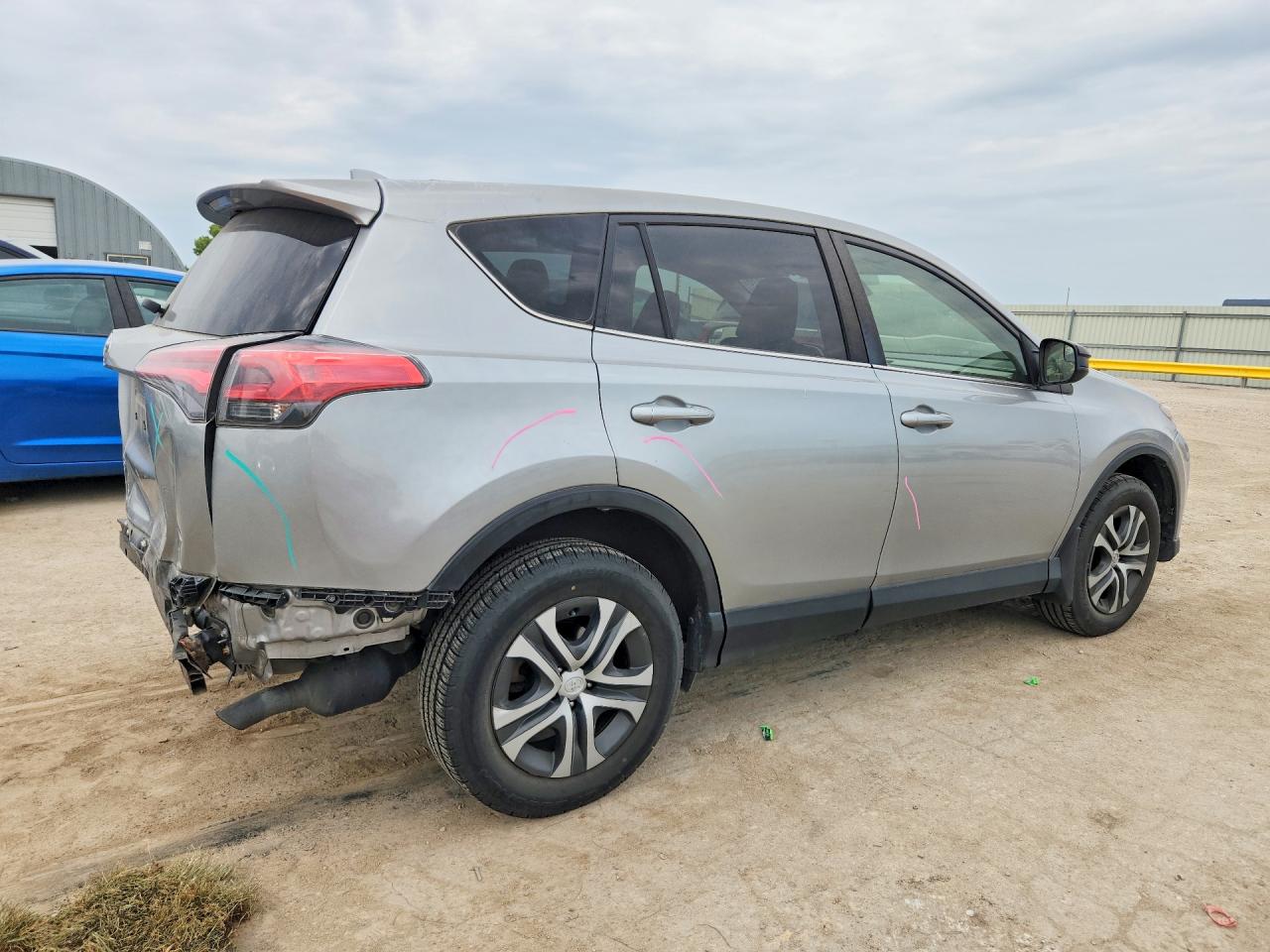2018 TOYOTA RAV4 LE — снимка 3