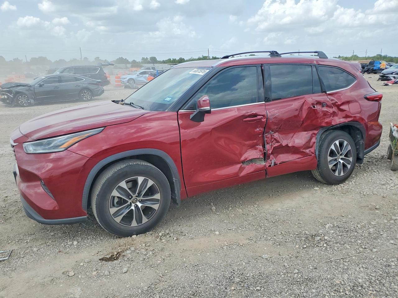2021 TOYOTA HIGHLANDER XLE