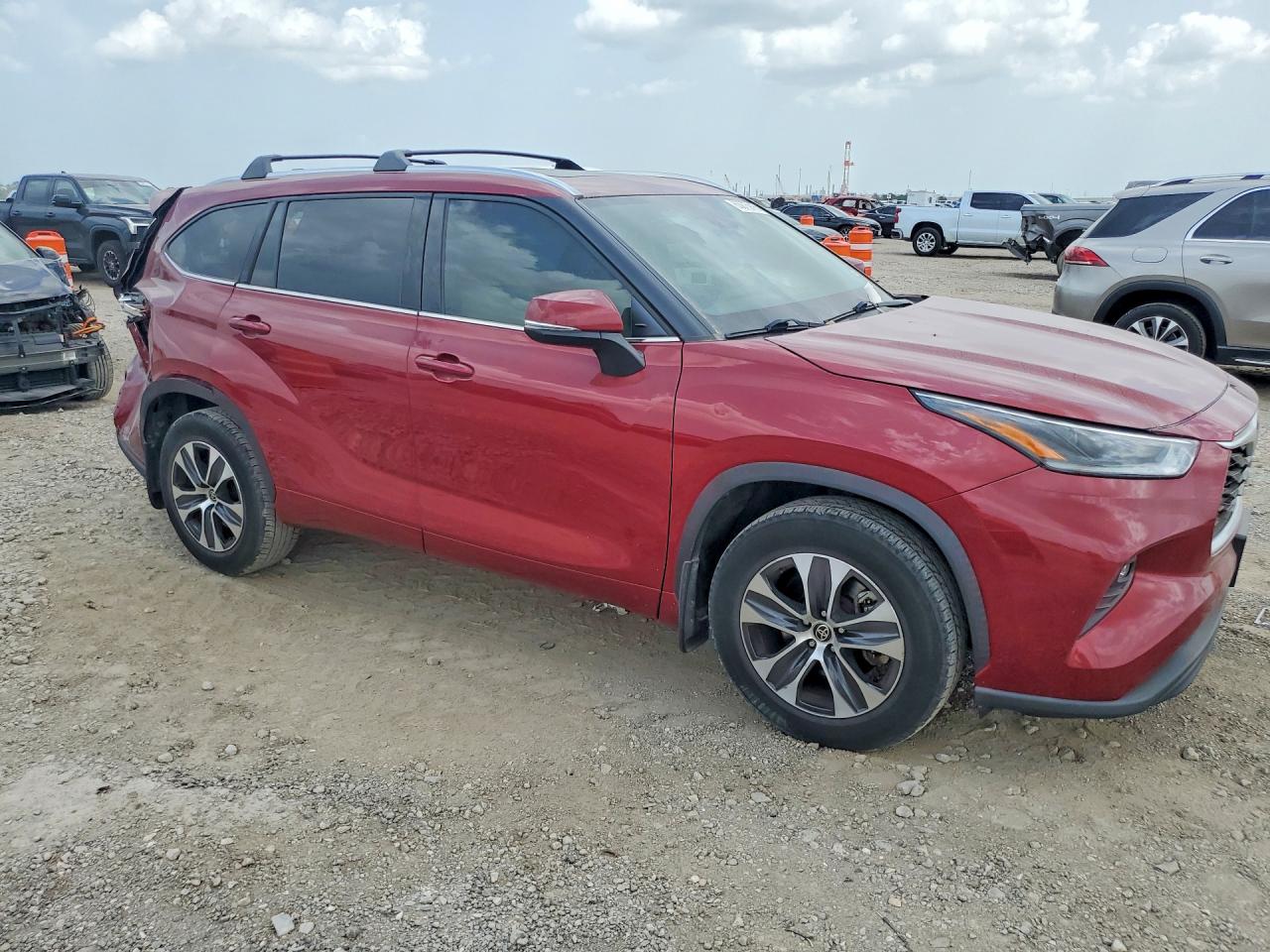 2021 TOYOTA HIGHLANDER XLE — снимка 4