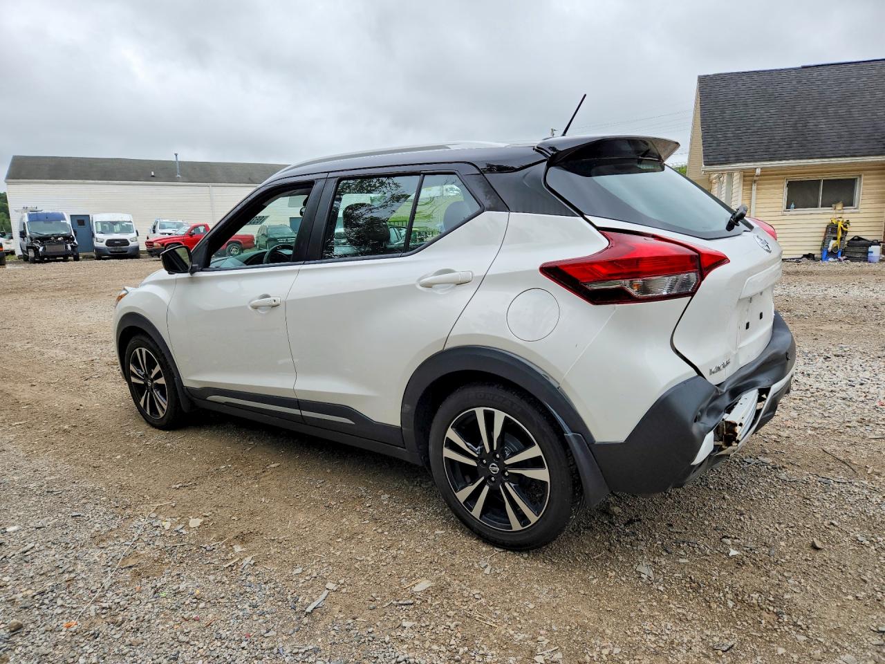 2020 NISSAN KICKS SR — снимка 2