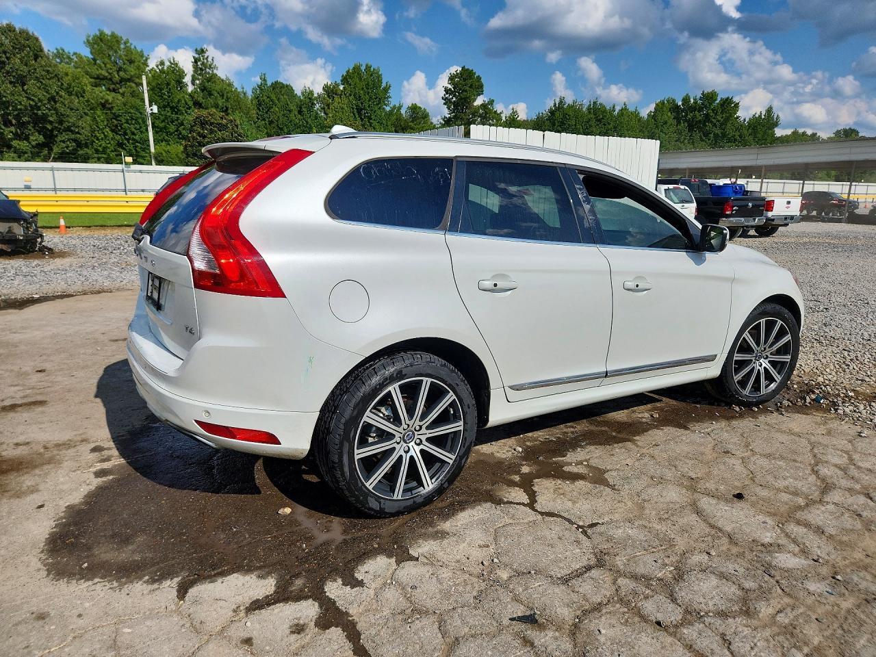 2015 VOLVO XC60 T6 PLATINUM — снимка 3