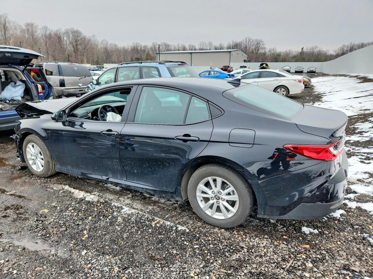 2025 TOYOTA CAMRY — снимка 2