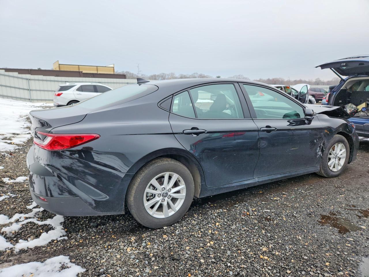 2025 TOYOTA CAMRY — снимка 3