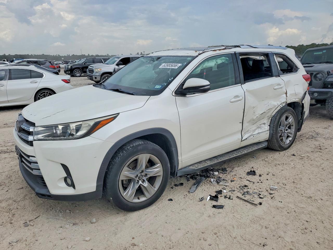 2017 TOYOTA HIGHLANDER LIMITED