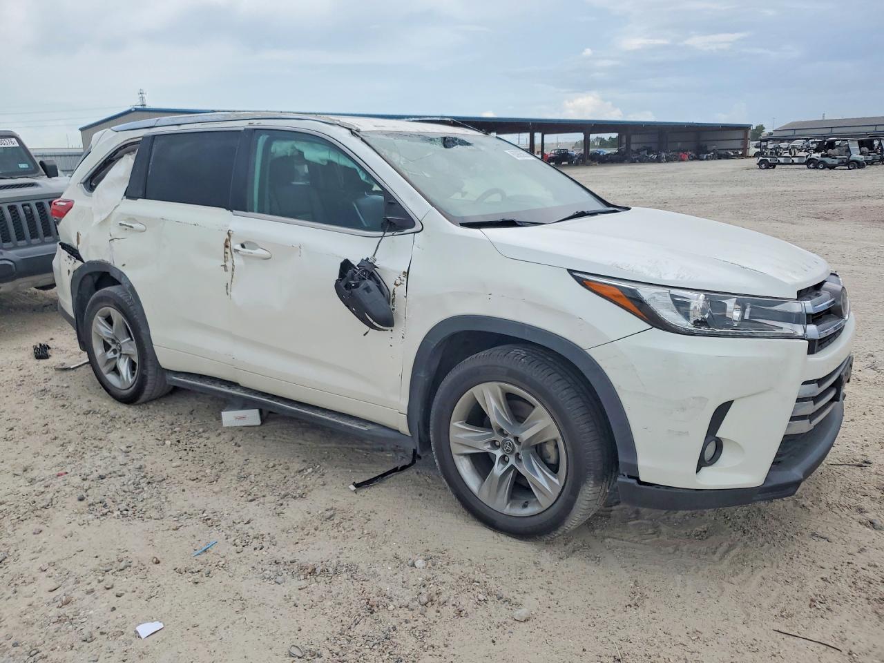2017 TOYOTA HIGHLANDER LIMITED — снимка 4