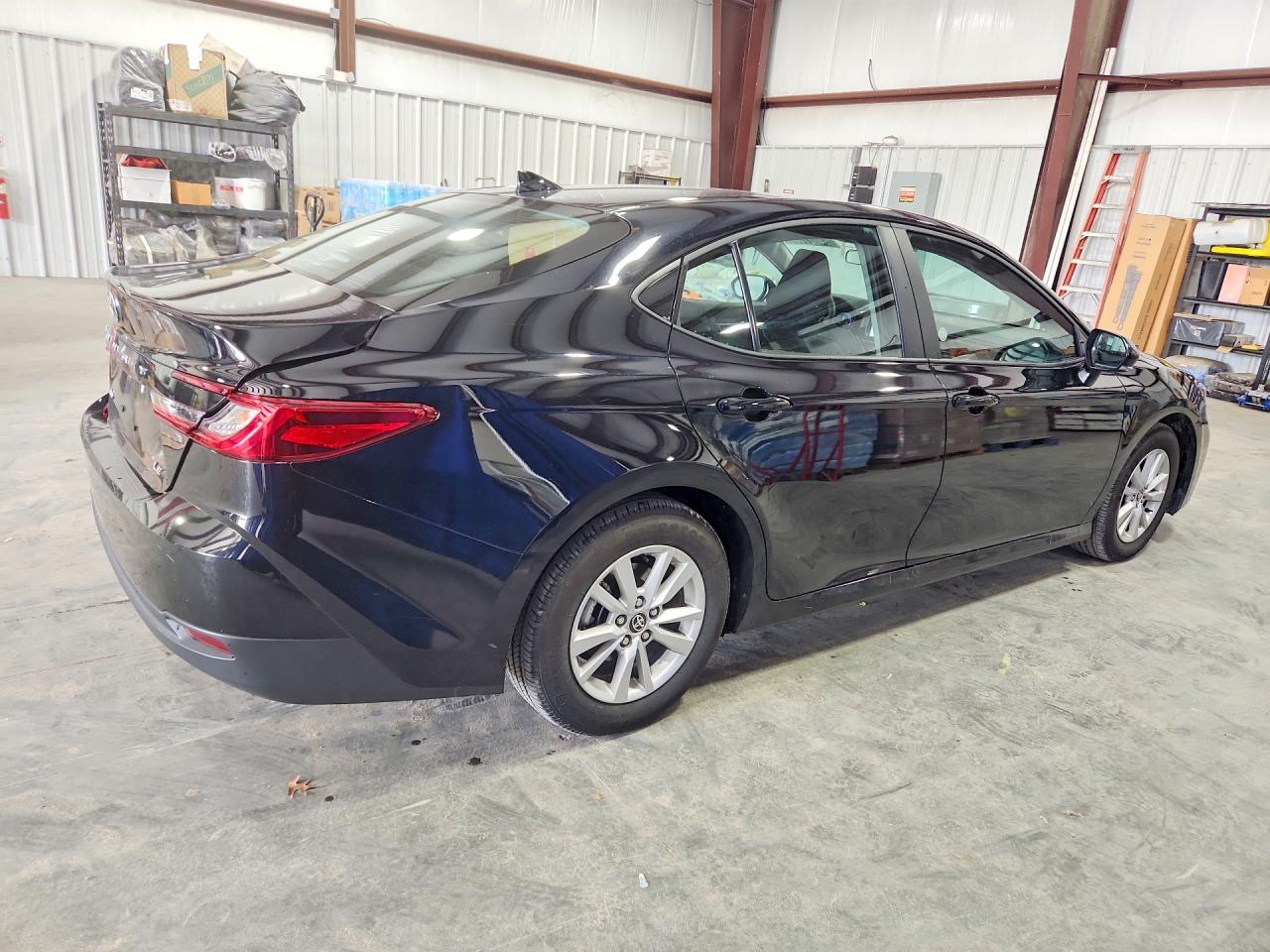 2026 TOYOTA CAMRY LE — снимка 3