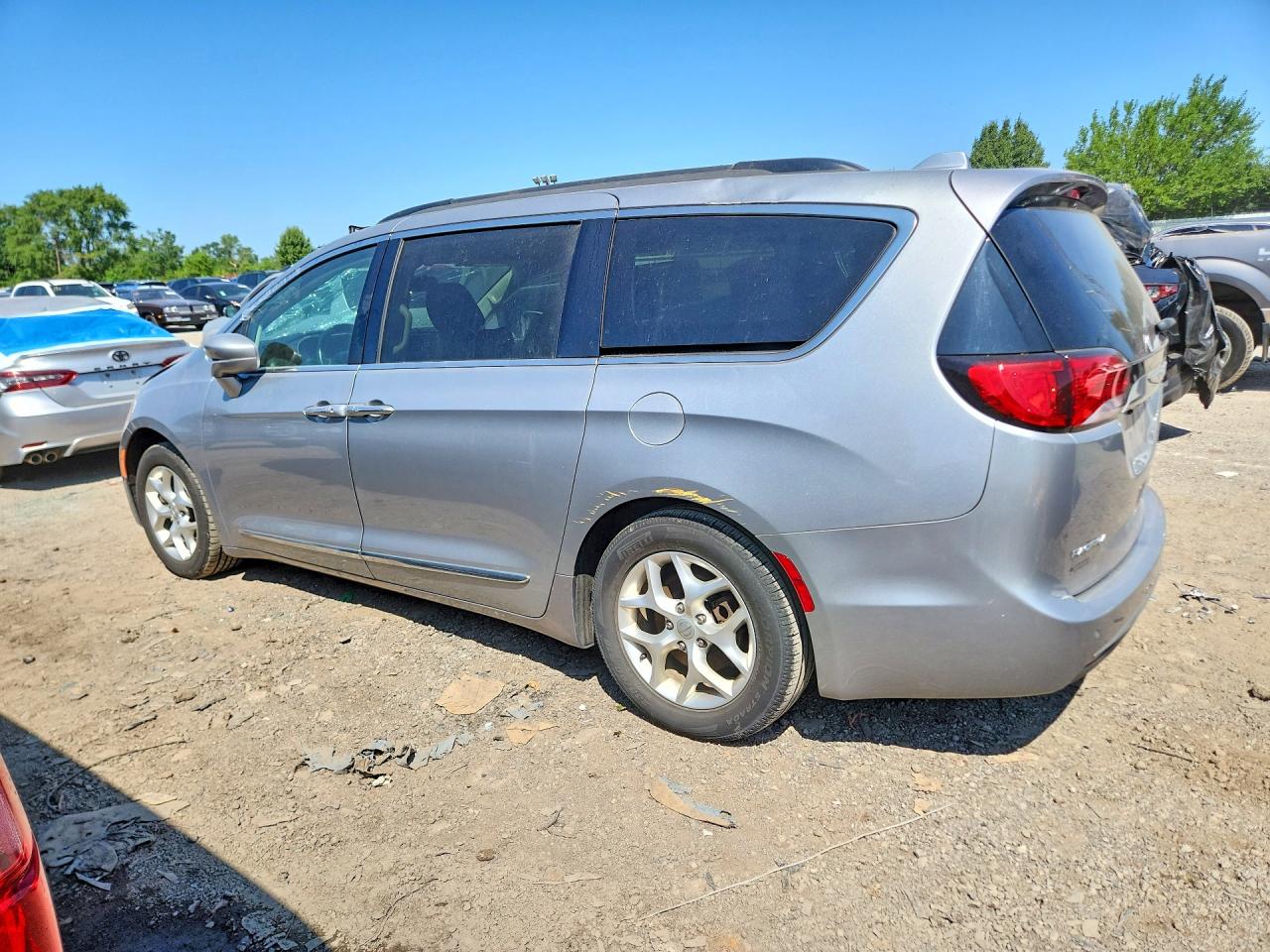 2017 CHRYSLER PACIFICA TOURING L — снимка 2