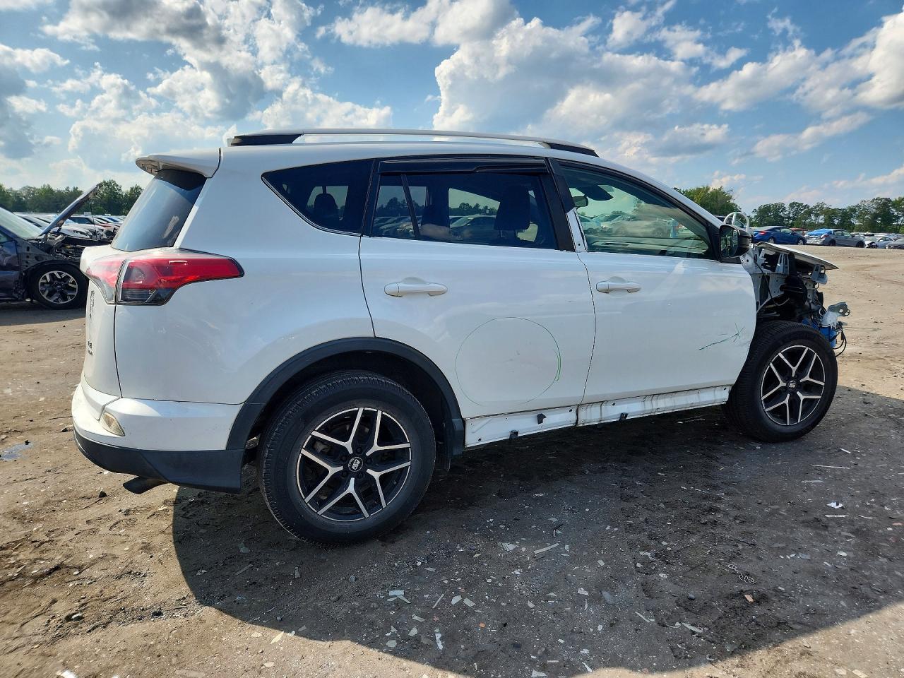 2018 TOYOTA RAV4 LE — снимка 3
