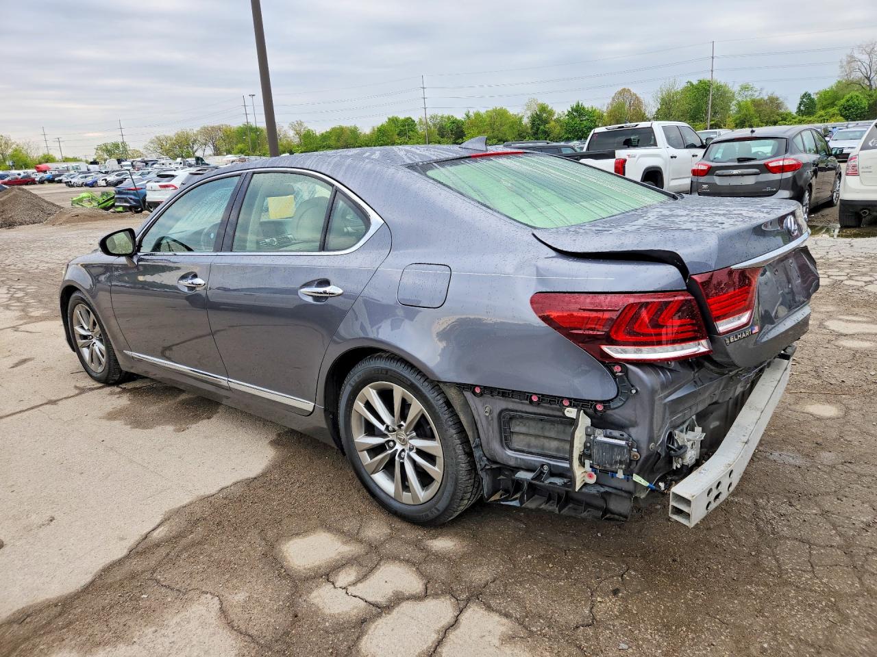 2015 LEXUS LS 460 — снимка 2