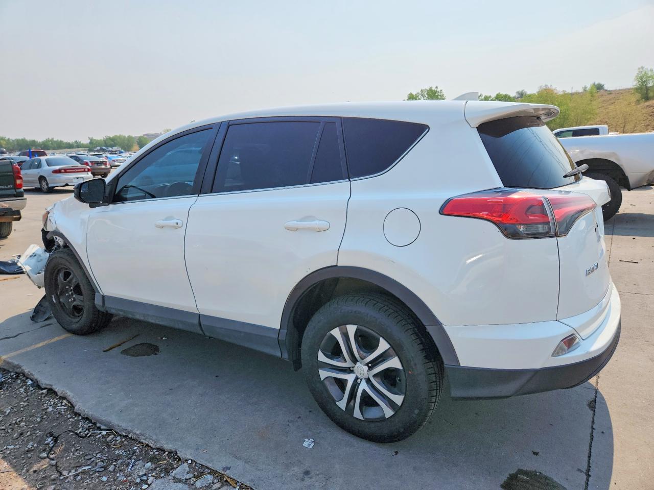 2018 TOYOTA RAV4 LE — снимка 2