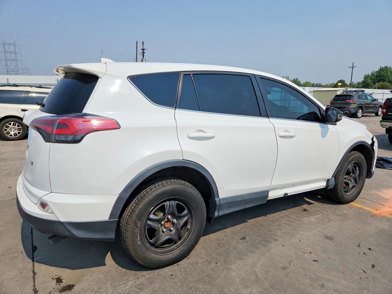2018 TOYOTA RAV4 LE — снимка 3