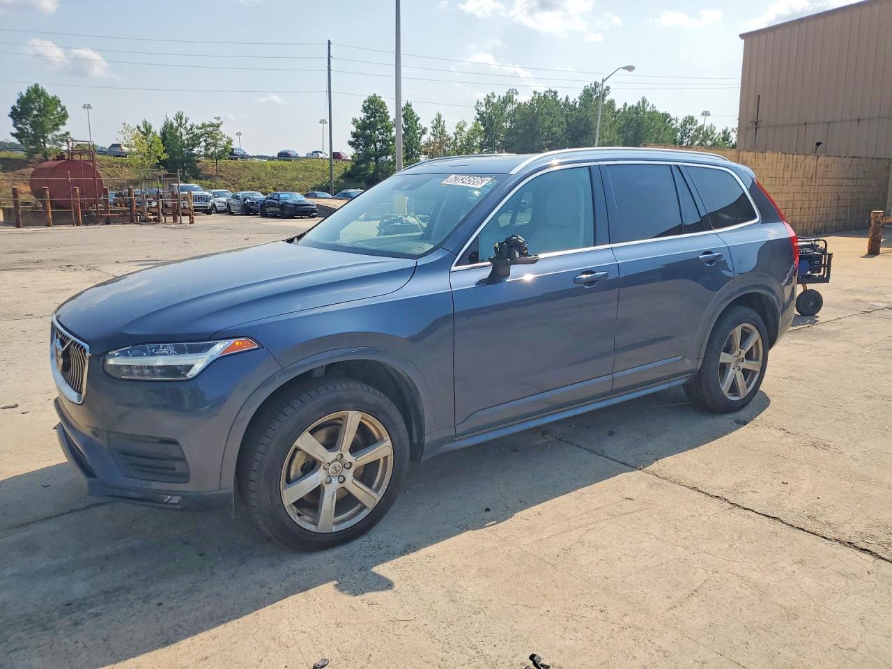 2022 VOLVO XC90 T5 MOMENTUM