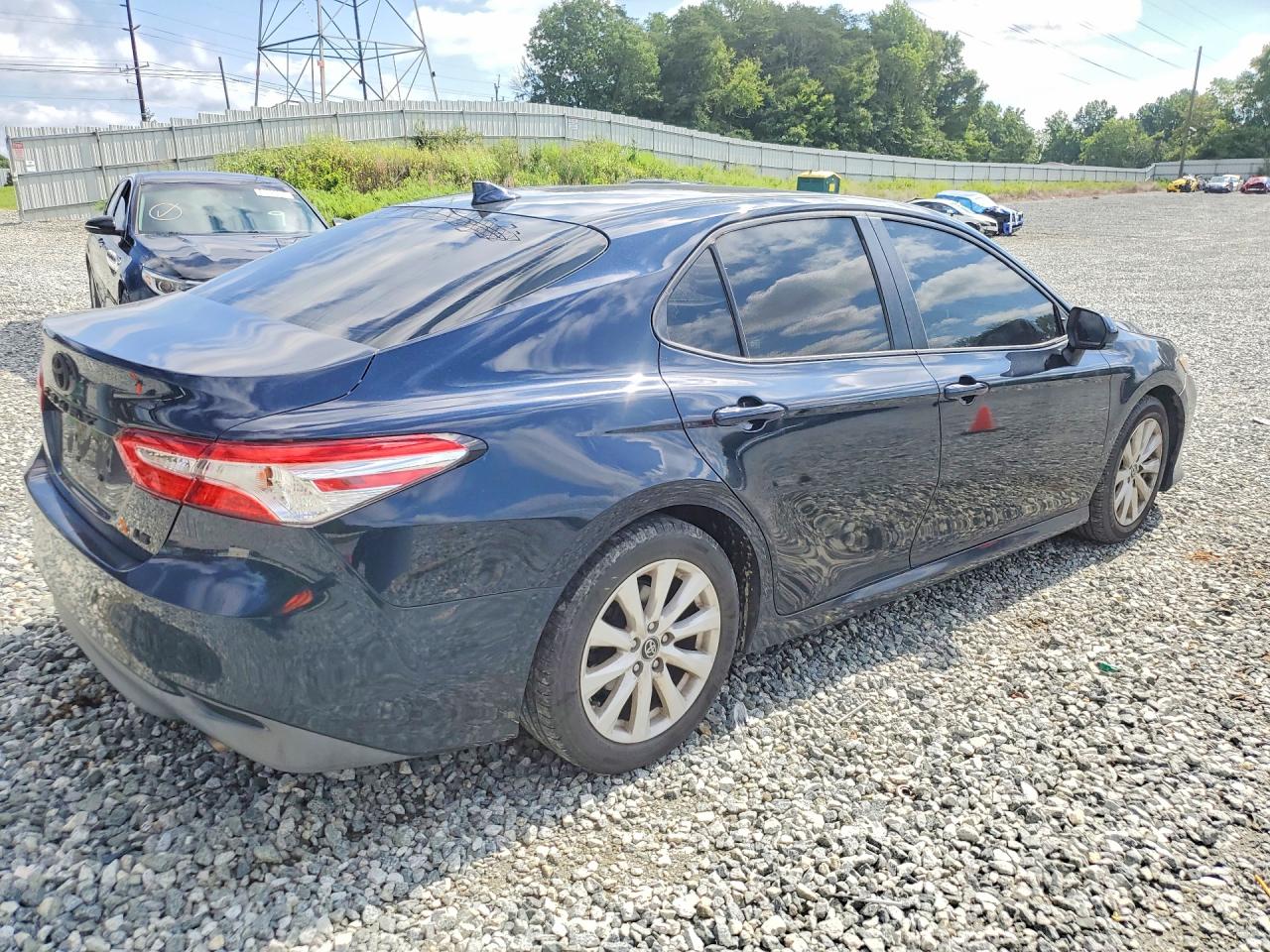 2020 TOYOTA CAMRY LE — снимка 3