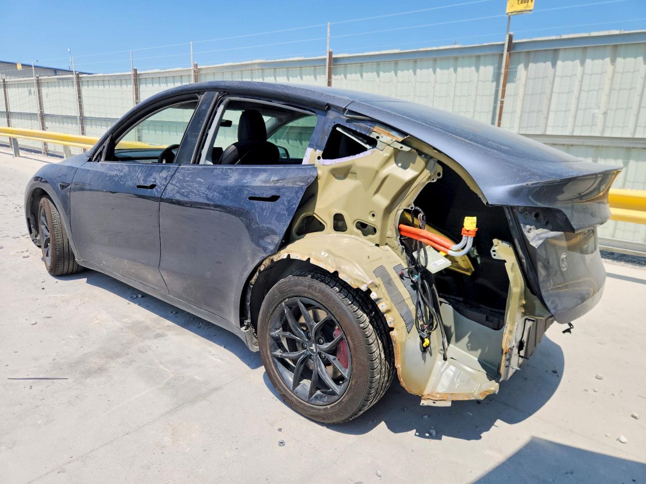 2022 TESLA MODEL Y — снимка 2