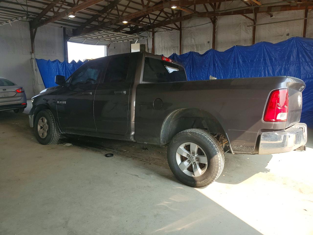 2019 RAM 1500 CLASSIC TRADESMAN — снимка 2