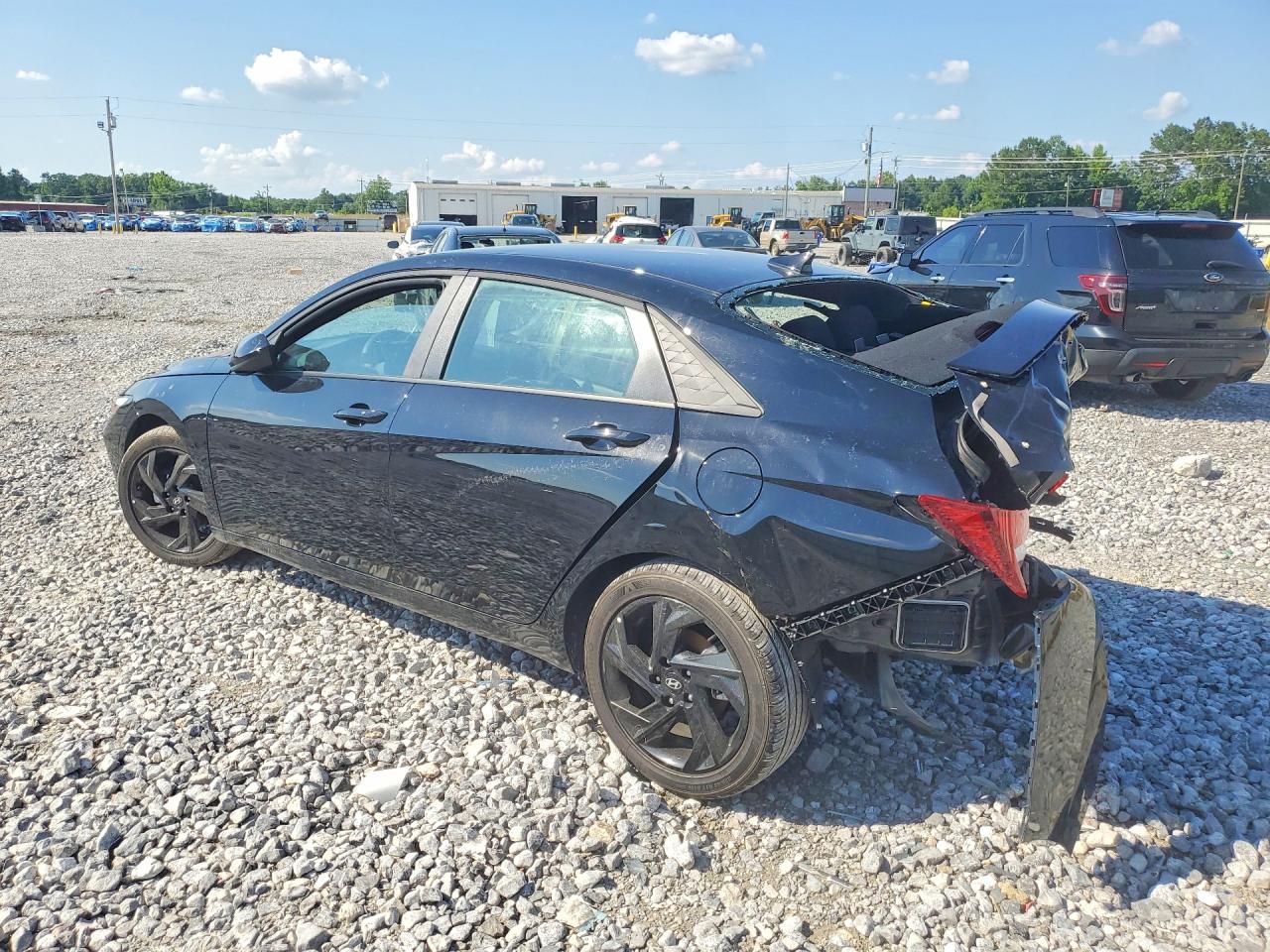 2026 HYUNDAI ELANTRA SEL SPORT — снимка 2