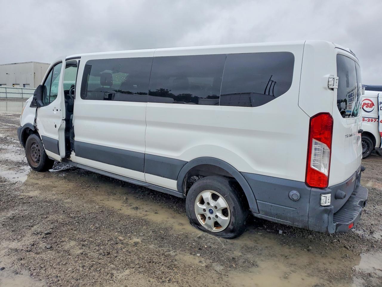 2015 FORD TRANSIT T-350 — снимка 2