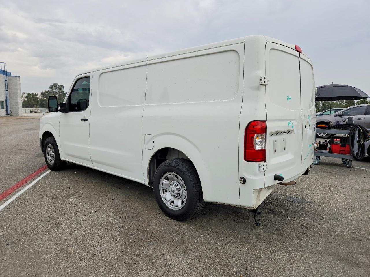 2020 NISSAN NV 2500 HD SV — снимка 2