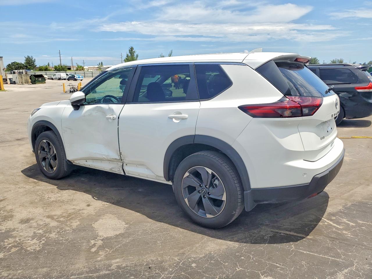 2026 NISSAN ROGUE SV — снимка 2