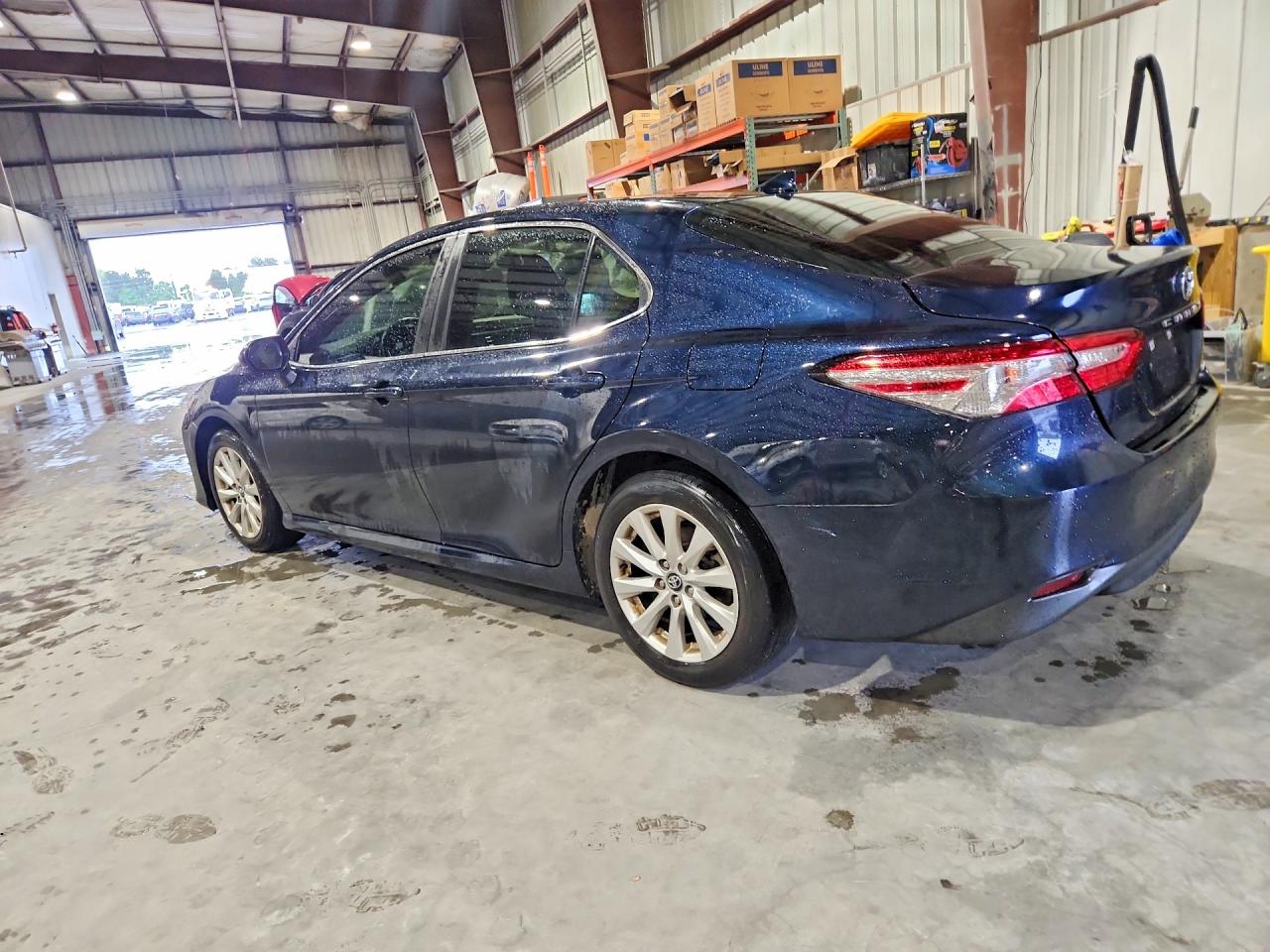 2020 TOYOTA CAMRY LE — снимка 2