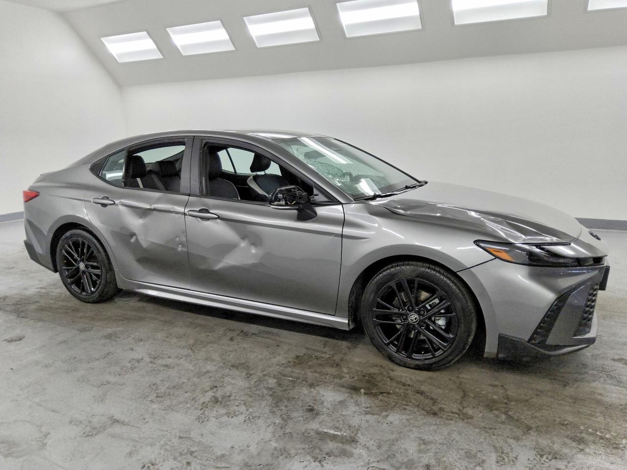 2026 TOYOTA CAMRY SE — снимка 4
